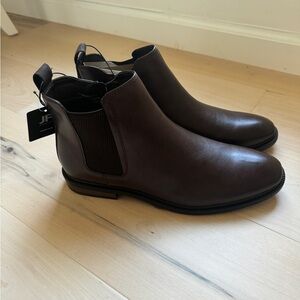 Men’s brown boots (never worn)